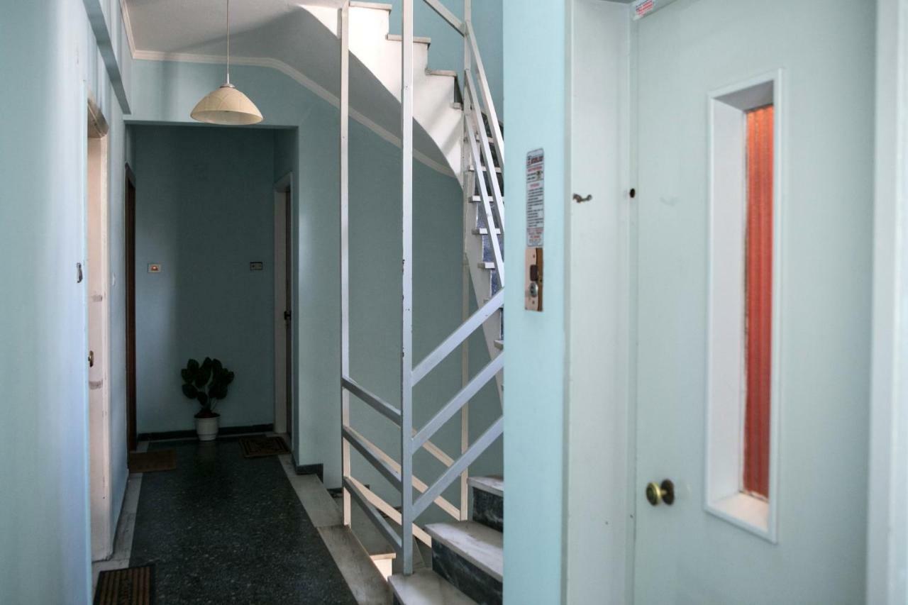 Best House, Larisis Metro, אתונה מראה חיצוני תמונה