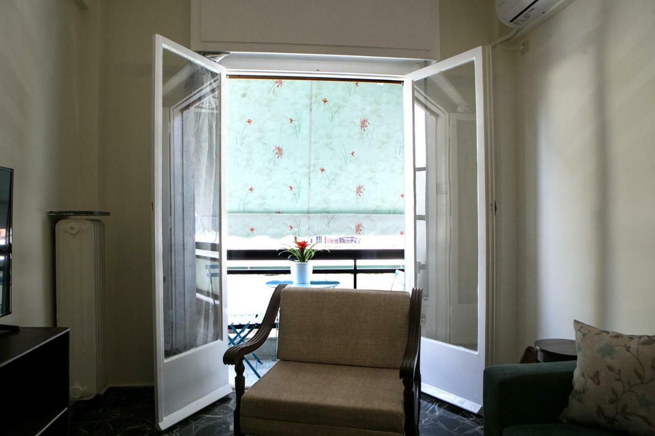 Best House, Larisis Metro, אתונה מראה חיצוני תמונה