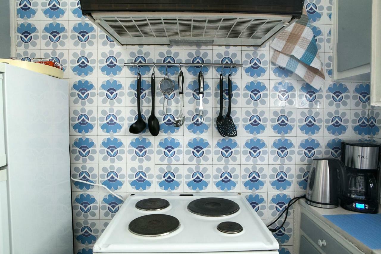 Best House, Larisis Metro, אתונה מראה חיצוני תמונה